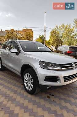 Внедорожник / Кроссовер Volkswagen Touareg 2011 в 