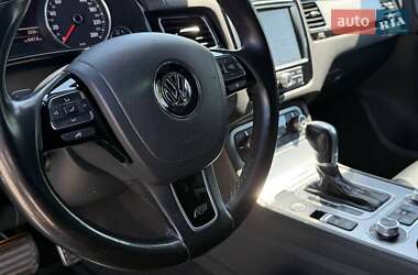 Внедорожник / Кроссовер Volkswagen Touareg 2017 в 