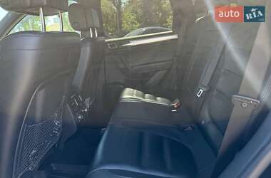Внедорожник / Кроссовер Volkswagen Touareg 2017 в 