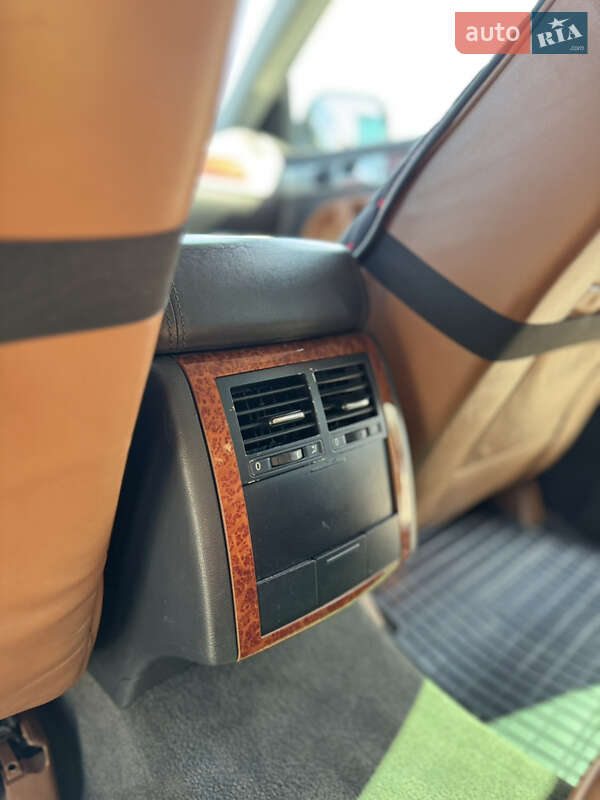 Внедорожник / Кроссовер Volkswagen Touareg 2005 в Золочеве