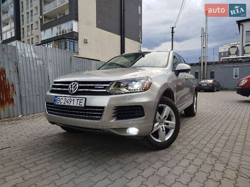 Позашляховик / Кросовер Volkswagen Touareg 2010 в Львові