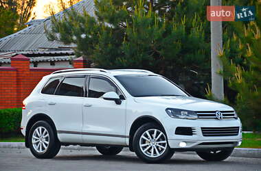 Внедорожник / Кроссовер Volkswagen Touareg 2014 в Днепре