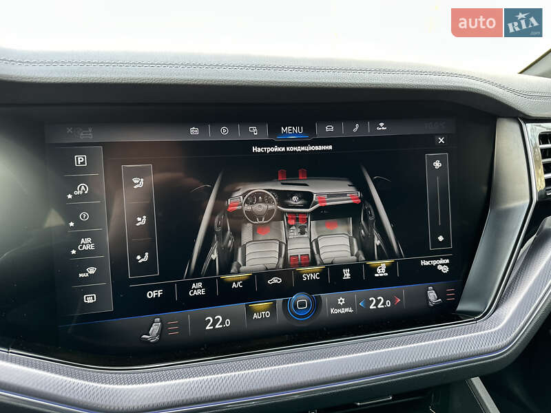 Позашляховик / Кросовер Volkswagen Touareg 2021 в Рівному
