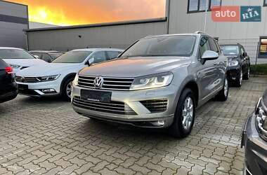 Позашляховик / Кросовер Volkswagen Touareg 2016 в 