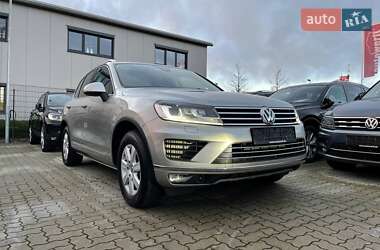 Позашляховик / Кросовер Volkswagen Touareg 2016 в 
