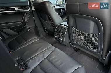 Позашляховик / Кросовер Volkswagen Touareg 2016 в 