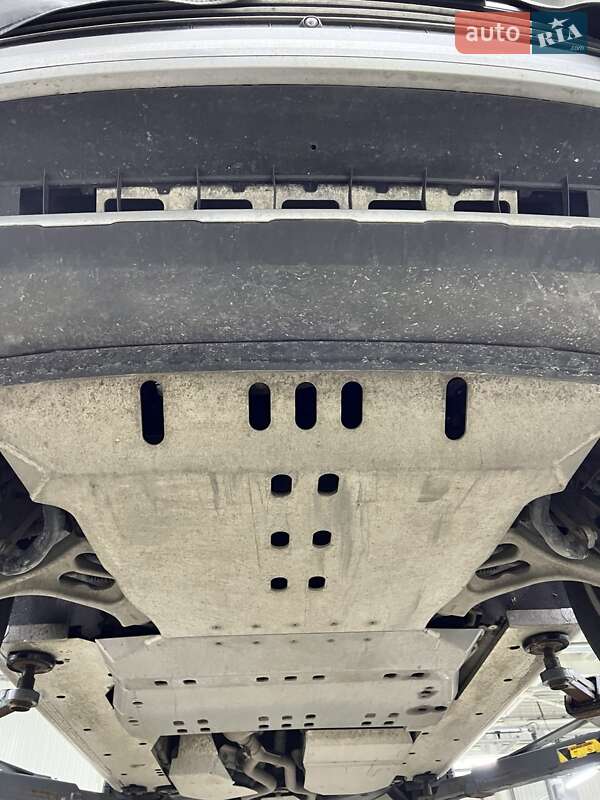 Внедорожник / Кроссовер Volkswagen Touareg 2016 в Житомире