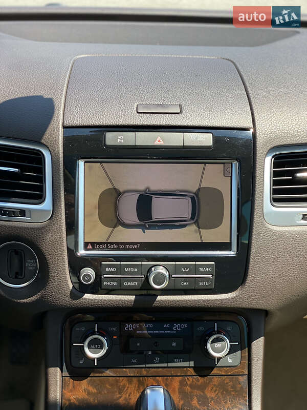 Позашляховик / Кросовер Volkswagen Touareg 2014 в Львові