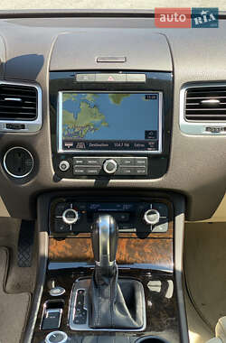 Позашляховик / Кросовер Volkswagen Touareg 2014 в 