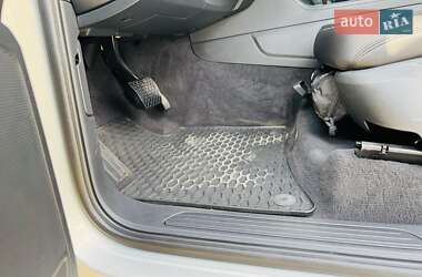 Позашляховик / Кросовер Volkswagen Touareg 2012 в 