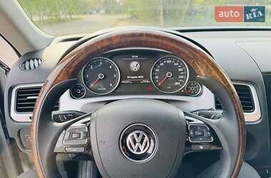 Позашляховик / Кросовер Volkswagen Touareg 2012 в 