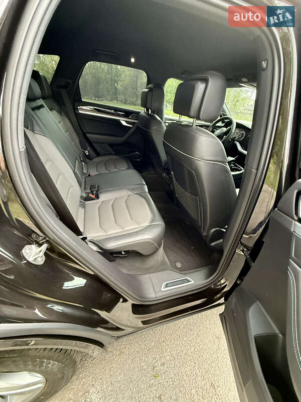 Позашляховик / Кросовер Volkswagen Touareg 2019 в Дніпрі