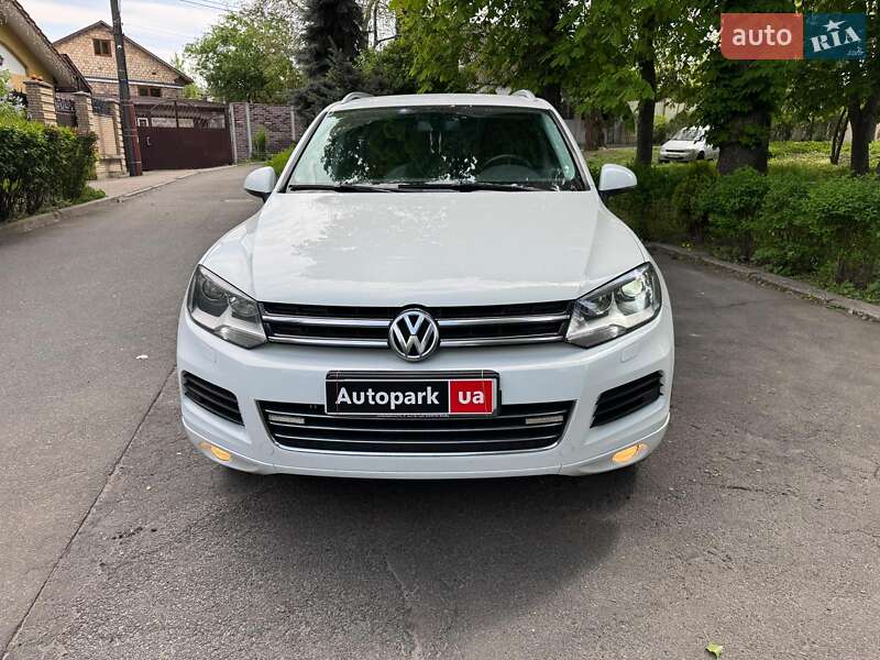 Внедорожник / Кроссовер Volkswagen Touareg 2014 в Киеве