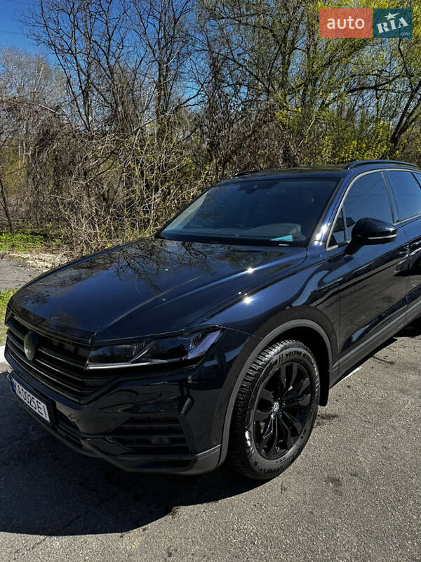Позашляховик / Кросовер Volkswagen Touareg 2021 в Києві