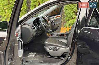 Позашляховик / Кросовер Volkswagen Touareg 2010 в 