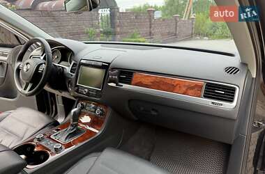 Позашляховик / Кросовер Volkswagen Touareg 2010 в 