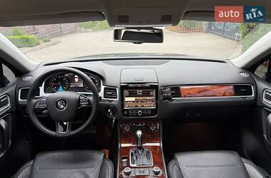 Позашляховик / Кросовер Volkswagen Touareg 2010 в 