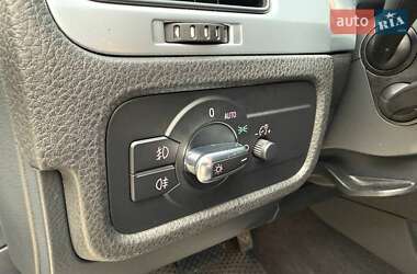 Позашляховик / Кросовер Volkswagen Touareg 2010 в 