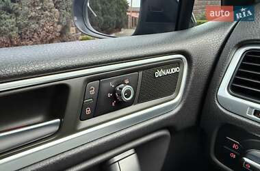 Позашляховик / Кросовер Volkswagen Touareg 2010 в 