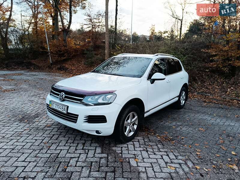Позашляховик / Кросовер Volkswagen Touareg 2014 в Херсоні