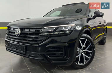 Внедорожник / Кроссовер Volkswagen Touareg 2019 в 