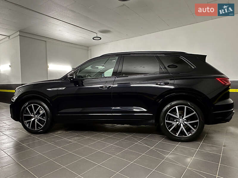 Позашляховик / Кросовер Volkswagen Touareg 2019 в Козятині