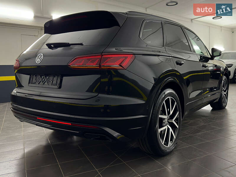 Позашляховик / Кросовер Volkswagen Touareg 2019 в Козятині