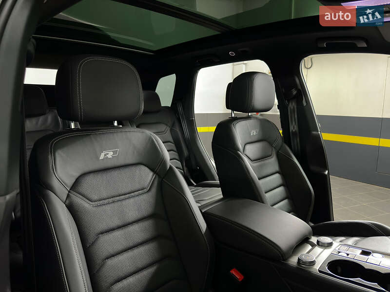 Позашляховик / Кросовер Volkswagen Touareg 2019 в Козятині