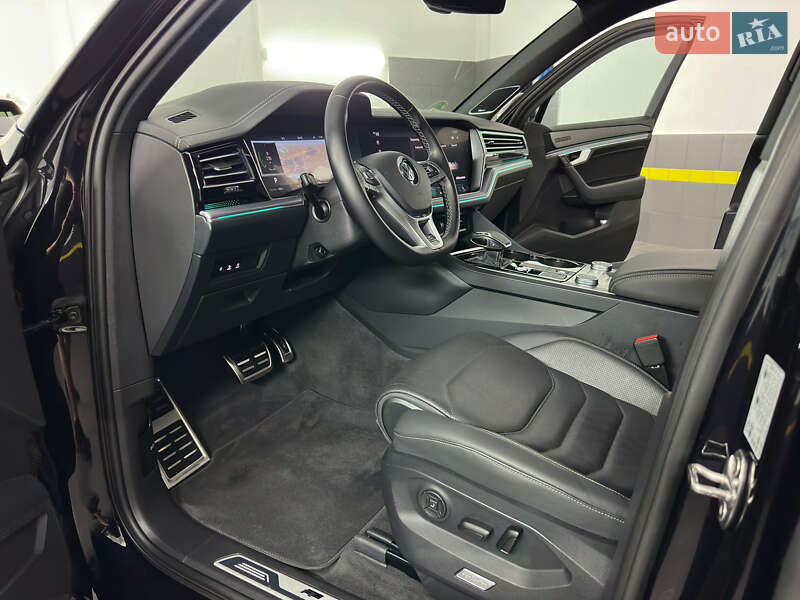 Позашляховик / Кросовер Volkswagen Touareg 2019 в Козятині
