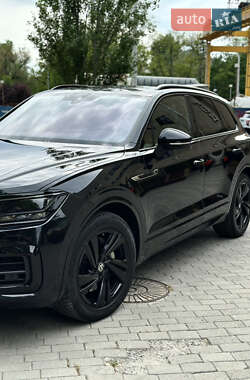 Позашляховик / Кросовер Volkswagen Touareg 2022 в 