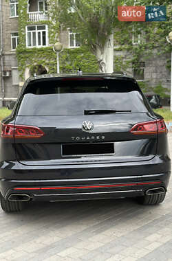 Позашляховик / Кросовер Volkswagen Touareg 2022 в 
