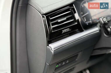 Позашляховик / Кросовер Volkswagen Touareg 2022 в 