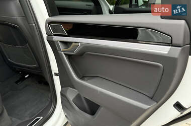 Позашляховик / Кросовер Volkswagen Touareg 2022 в 