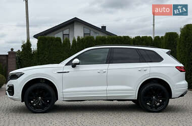 Позашляховик / Кросовер Volkswagen Touareg 2022 в 