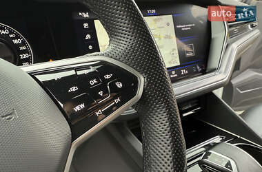 Позашляховик / Кросовер Volkswagen Touareg 2022 в 