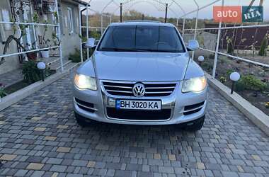 Позашляховик / Кросовер Volkswagen Touareg 2009 в Сараті