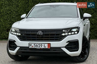 Позашляховик / Кросовер Volkswagen Touareg 2022 в 