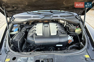 Внедорожник / Кроссовер Volkswagen Touareg 2008 в 