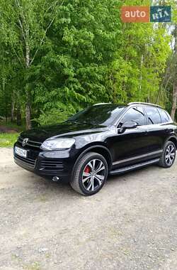 Внедорожник / Кроссовер Volkswagen Touareg 2011 в Луцке
