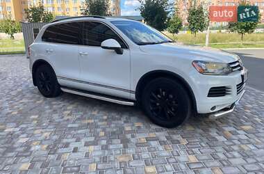Внедорожник / Кроссовер Volkswagen Touareg 2013 в 