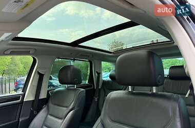Внедорожник / Кроссовер Volkswagen Touareg 2014 в 