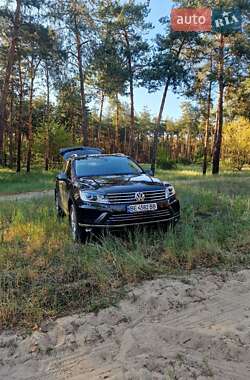 Внедорожник / Кроссовер Volkswagen Touareg 2016 в 