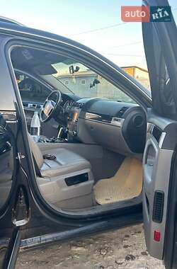 Внедорожник / Кроссовер Volkswagen Touareg 2008 в 