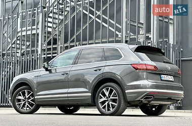 Позашляховик / Кросовер Volkswagen Touareg 2021 в 