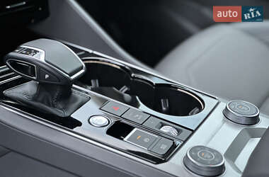 Позашляховик / Кросовер Volkswagen Touareg 2021 в 