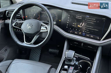 Позашляховик / Кросовер Volkswagen Touareg 2021 в 