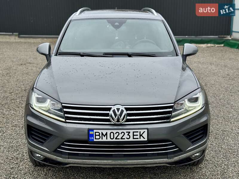 Внедорожник / Кроссовер Volkswagen Touareg 2016 в Сумах