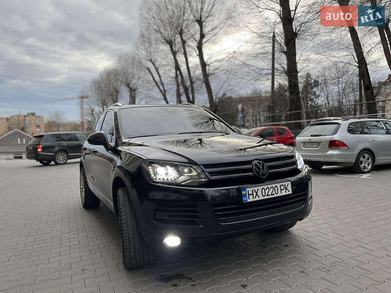 Позашляховик / Кросовер Volkswagen Touareg 2014 в Хмельницькому