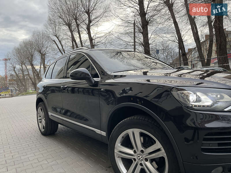 Позашляховик / Кросовер Volkswagen Touareg 2014 в Хмельницькому