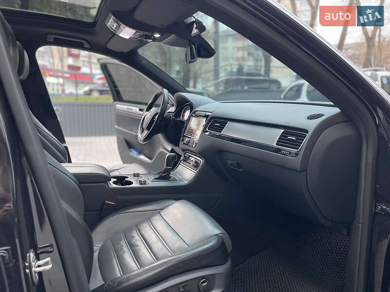 Позашляховик / Кросовер Volkswagen Touareg 2014 в Хмельницькому
